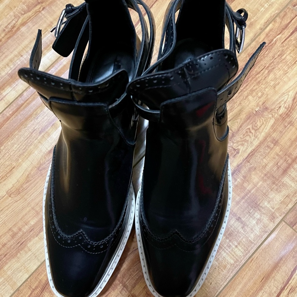 Zara Black cut out Boots 39